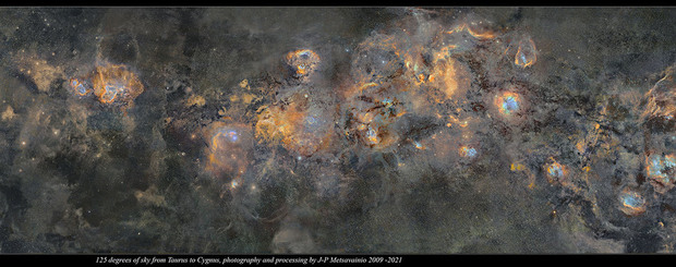 La Via Lattea in una sola immagine dettagliatissima: ecco la foto costata 12 anni di scatti