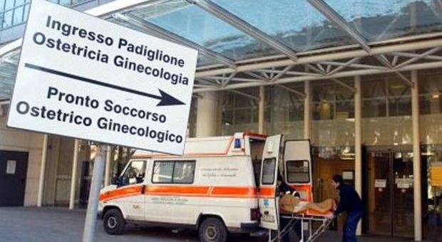 Bologna, neonato morto all'ospedale: indagati due medici