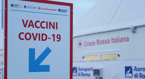 Vaccini over 40 nel Lazio, “Open night” negli hub: 20 mila dosi fino alle 24