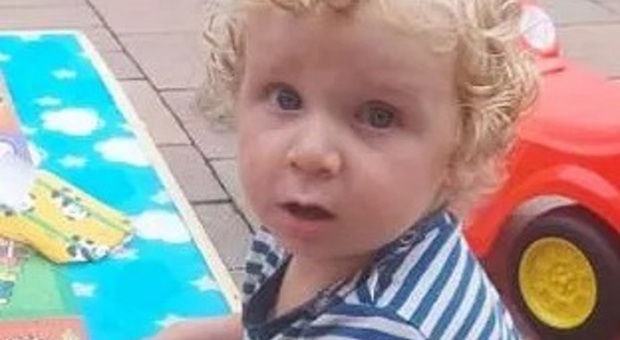 Il piccolo Matteo Vidali, due anni e mezzo travolto e ucciso dal papà mentre faceva retromarcia nel cortile di casa