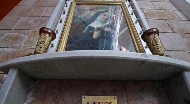 Napoli, la Madonna del boss sanguinario: ecco i quadri regalati da Nuvoletta alla chiesa