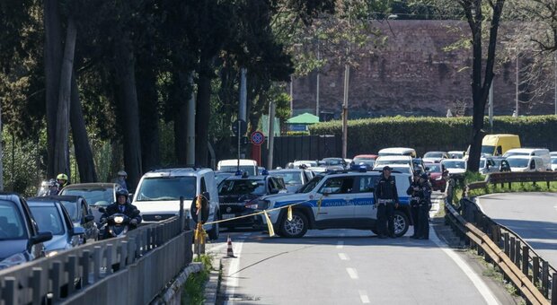 Roma, un grave incidente manda in tilt il traffico del centro