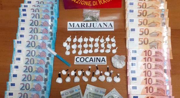 Salento, a bordo dell'auto con cocaina e marijuana pronte per essere vendute: un arresto e due denunce