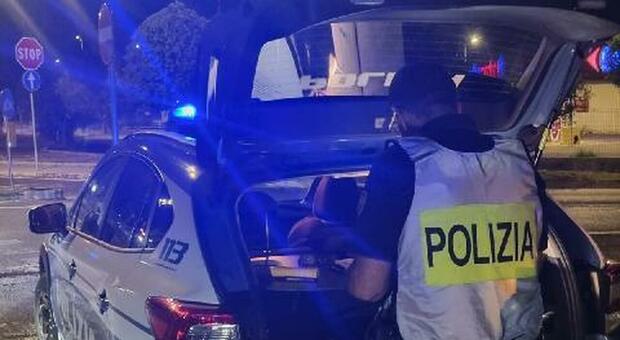Travolse scooter, drogato e senza patente: arrestato