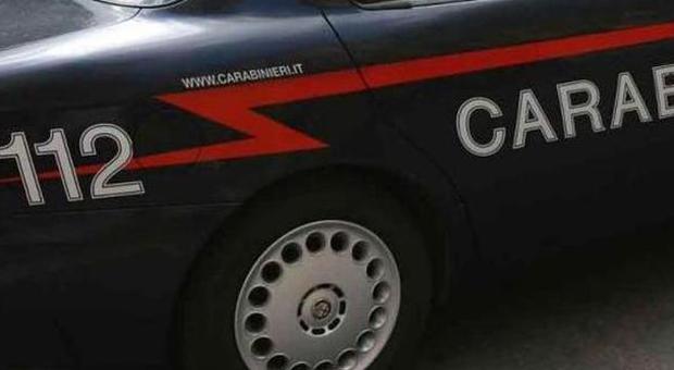 Bari, 24enne scaraventa a terra un'anziana ​in sedia a rotelle e la rapina: arrestato