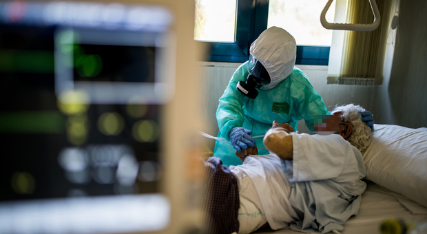 Coronavirus in Campania, solo 50 medici sono in arrivo: ancora infermieri in Germania