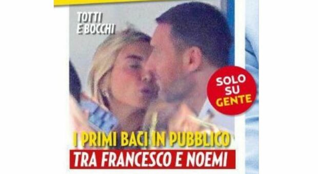 Totti, primo bacio con Noemi Bocchi alla luce del sole nella sua Roma
