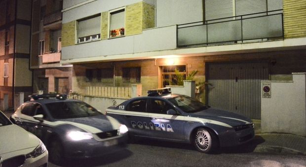 La polizia impegnata nella caccia all'uomo ieri ad Ancona