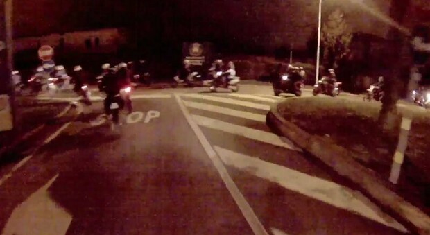 Napoli, corse clandestine di motocross: i falchi fermano tre persone, denunciate
