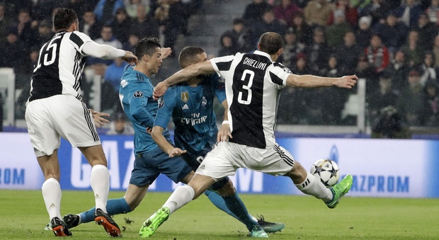 Juventus-Real Madrid, tifosi infuriati per Canale 20 in chiaro: "Non si vede"