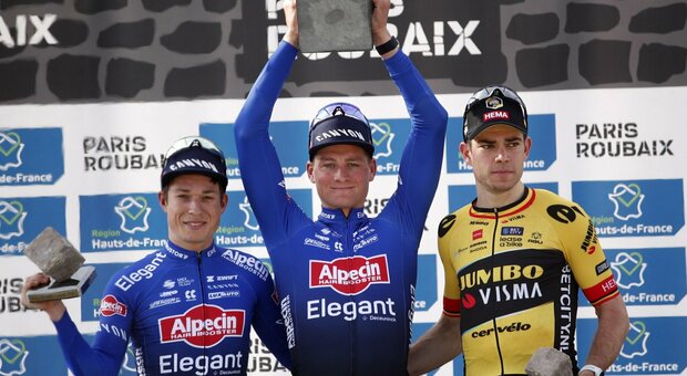 Parigi-Roubaix, stratosferico Van der Poel, sesto Ganna