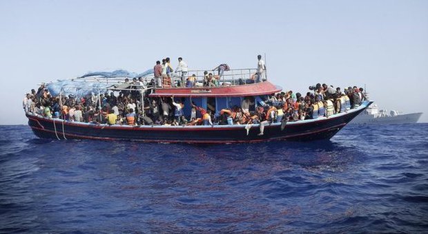 Stage migranti: soccorsi a un barcone con 400 a bordo, 40 morti asfissiati