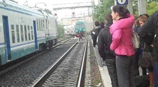 Allagamenti sulla Viterbo-Roma stop ai treni, passeggeri furiosi