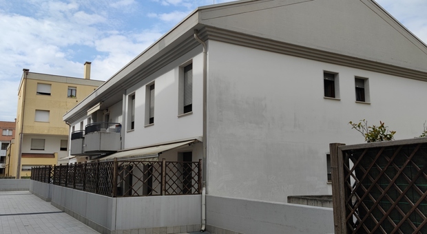 Casa all'asta a insaputa degli inquilini del palazzo: il caso del condominio del Rione Pertini