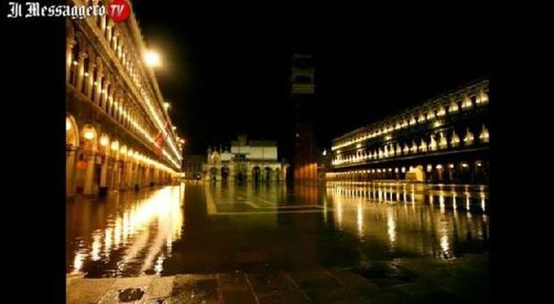 Acqua alta a San Marco, lo spettacolo in time lapse