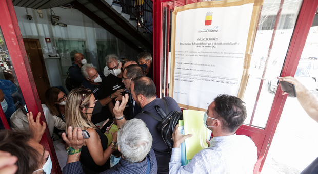 Comunali a Napoli, 7 candidati sindaco e 31 liste ammesse per le elezioni