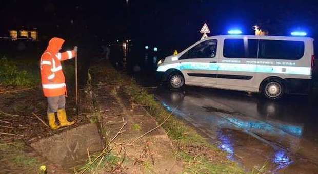 Bomba d'acqua su Ancona Allagamenti e strade off-limits