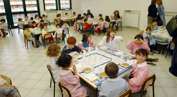 Roma, mense senza 2mila addetti: slitta il tempo pieno a scuola