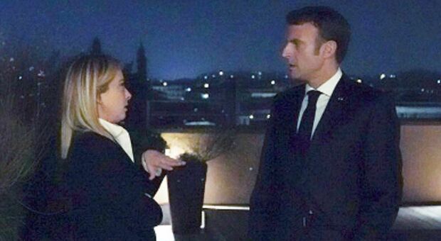 Meloni, la lunga notte delle trattative con Macron e Scholz sul Patto di Stabilità. E si lavora a un bilaterale con Orban