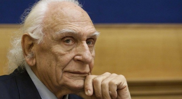 Marco Pannella compie 86 anni, Mattarella gli telefona per gli auguri
