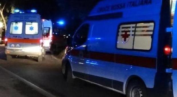 Arezzo, sbarra di metallo cade dal camion e uccide un anziano su un autobus