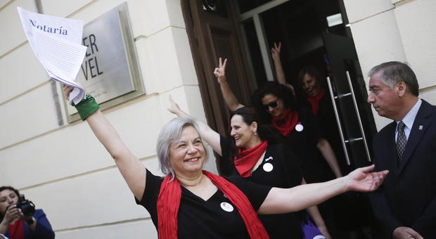 Cile, dopo i flash mob nasce il partito femminista. La leader: «Cambieremo la costituzione»