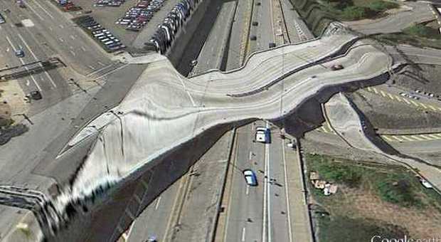 Gli errori di Google Earth, i ponti si piegano: "Sembrano le opere di Salvador Dalì"