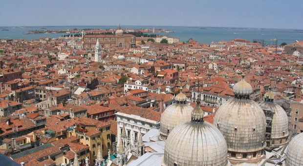 Ticket d'ingresso a Venezia, Vittorio Sgarbi: «È una soluzione sbagliata. Nessuno rinuncia a venire per un biglietto»