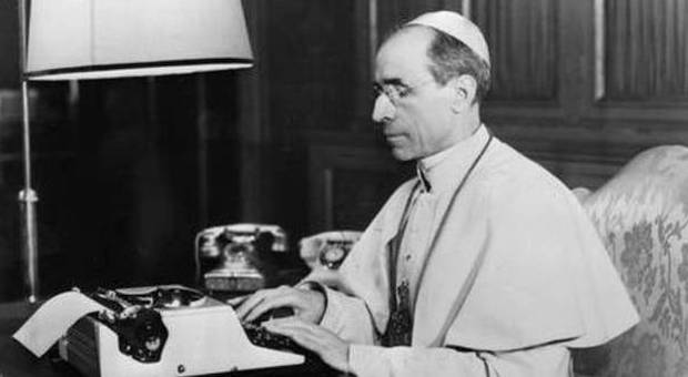 24 settembre 1955 ll Coni offre a Pio XII un campo sportivo
