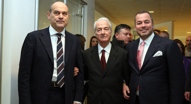 Pierluigi Bocchini al centro con il sindaco di Jesi Bacci e figlio Claudio