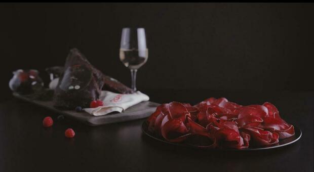 L’Oro rosso, la carne della pregiata razza bovina Piemontese nella bresaola Made in Italy del gruppo Rigamonti Salumificio