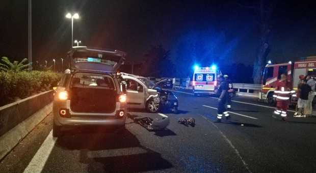 Roma, incidente sul Gra tra auto e moto all'altezza di Settebagni: morti due ventenni
