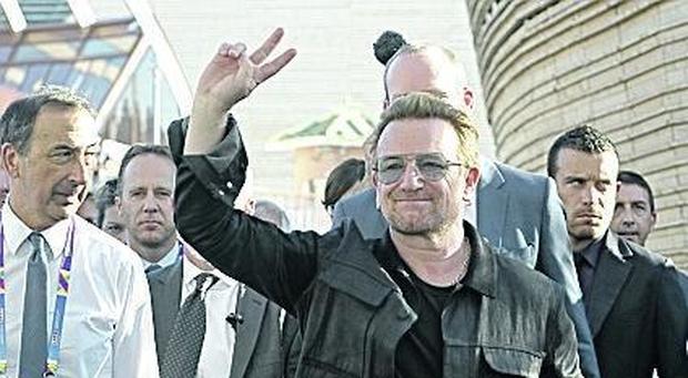 U2, la band a Linate col jet privato. È il ritorno di Bono dopo Expo