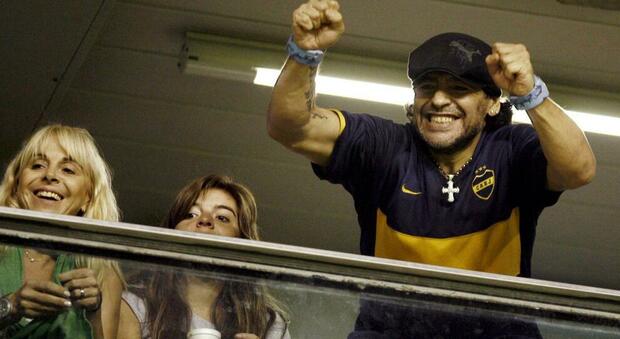 Maradona, l'ex moglie Claudia attacca il clan in tv: «Lo avevano sequestrato»
