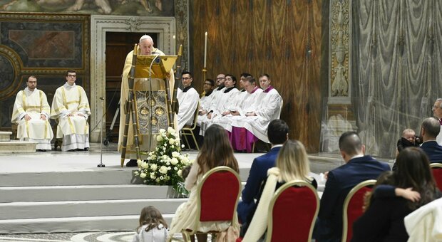 Papa Francesco: « Chiacchiericcio arma letale, un cristiano non giudica con durezza né divide»
