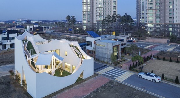 immagine A Seoul l'incredibile casa volante abitata da un pilota di aerei
