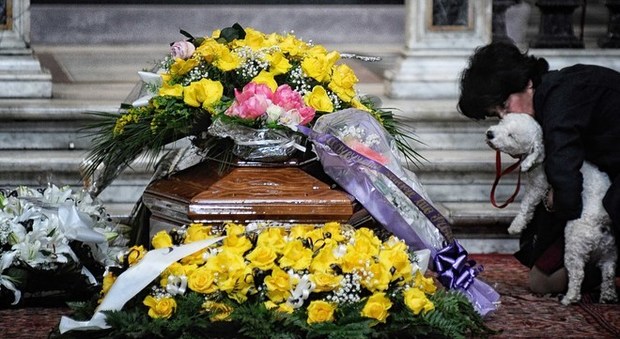 Roma, i funerali di Isabella Biagini alla Chiesa degli Artisti