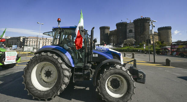 La protesta dei trattori a Napoli