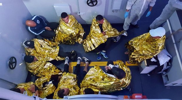 Migranti, la Spagna attacca: «Italia egoista»