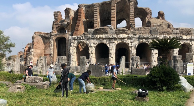 Sbarcano i marines per ripulire l'Anfiteatro di Santa Maria Capua Vetere