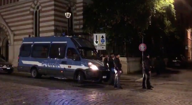 Roma, due tifosi del Celtic accoltellati fuori da un pub del centro storico