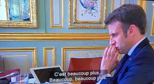 Macron - Zelensky, la telefonata la mattina dell'invasione: il video inedito alla tv francese