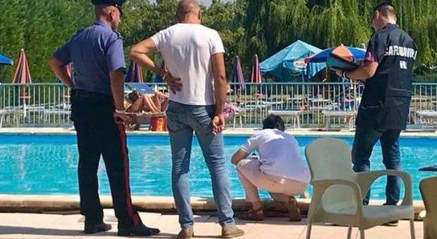 Bimbo sott'acqua nella piscina comunale a Brescia: è in condizioni disperate