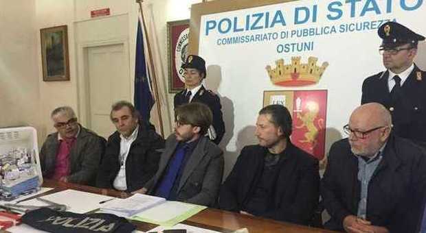 La conferenza stampa nel commissariato di polizia a Ostuni
