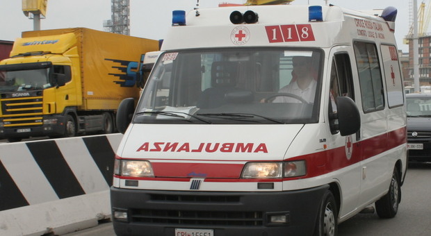 Ancona, arresto cardiaco al cantiere navale: operaio 50enne salvato in extremis