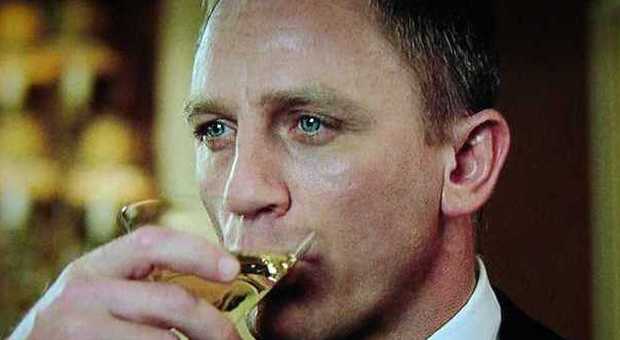Spectre, l'invasione dei brand: l'agente 007 torna al vodka Martini