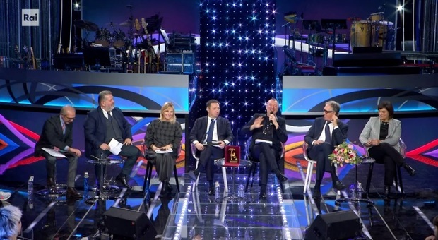 Sanremo Giovani, questa sera i finalisti per i tre posti in palio per Sanremo 2024 e verranno svelati i titoli delle canzoni dei Big. Ecco tutte le novità
