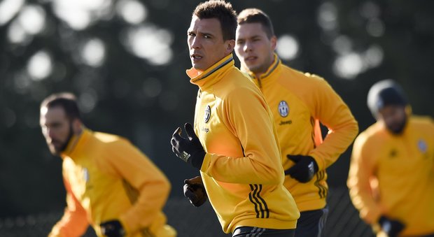 Juventus, Allegri prepara la squadra anti Lazio. Quinquennale per Orsolini