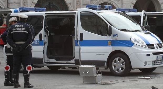 Finte gite a Trieste col nipotino per spacciare eroina e cocaina: arrestato il nonno pusher