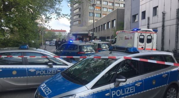 Berlino, spari al pronto soccorso dell'ospedale Kreuzberg: ferito un uomo